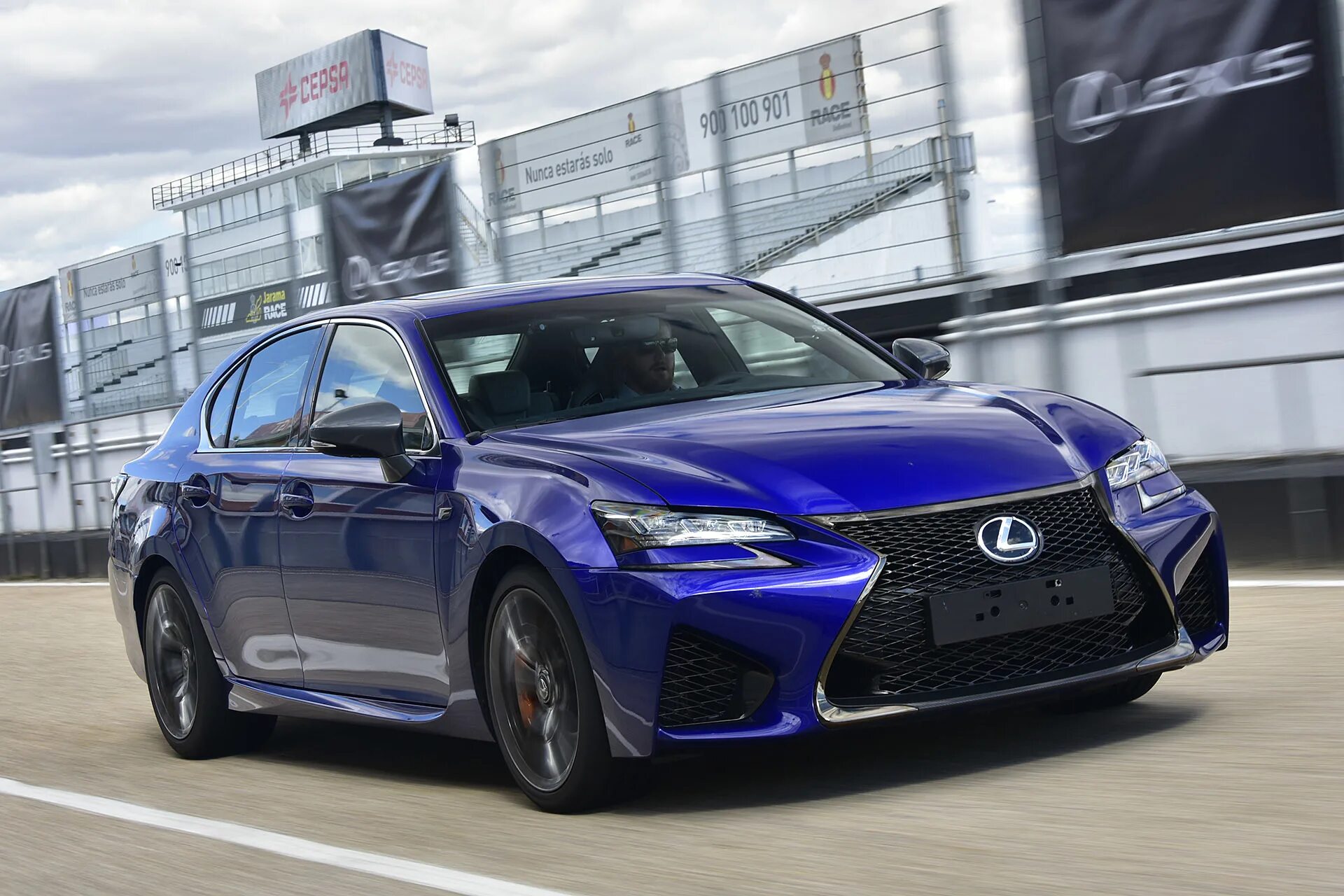 Lexus GS F 2017. Lexus GS 2016. Лексус GS F 2016. Lexus Lexus GS 2016. Автомобили 2016 2017 года