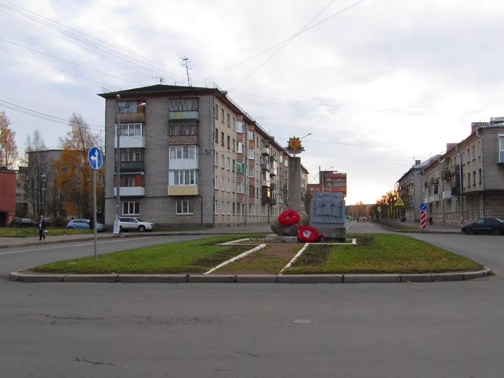 Ломоносов город Ленинградская. Город Ломоносов Ленинградской области улицы. Ломоносов город Ленинградская область достопримечательности. Город Ломоносов центр.