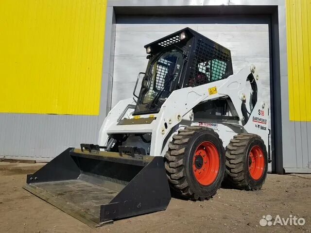 Bobcat earthforce s18. Погрузчик Earthforce, s18. Бобкэт s18. Погрузчик Earthforce s18 дизельный, с противовесом. Бобкэт 900.