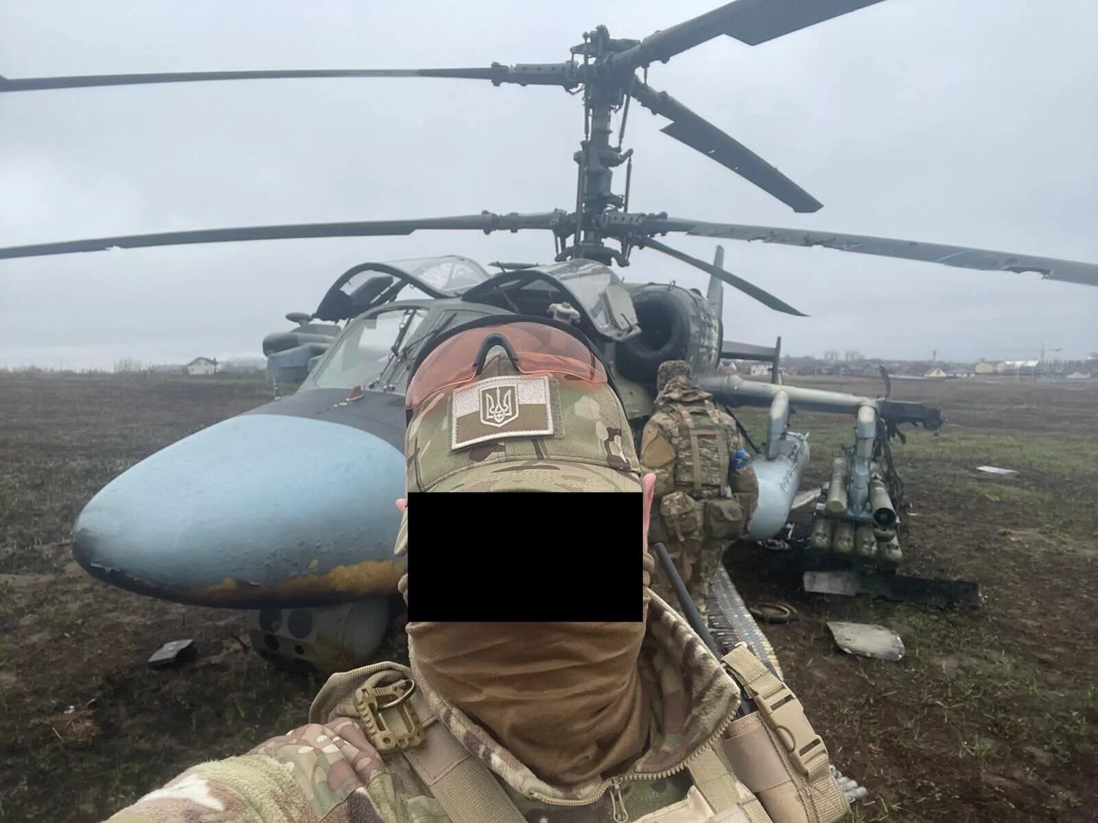 Что стало с предателем угнавшим вертолет. Вертолет ка-52 &quot;аллигатор&quot;. гостомель ка-52 всу. всу сбили вертолет ка 52. сбитый вертолет к52 в украине.