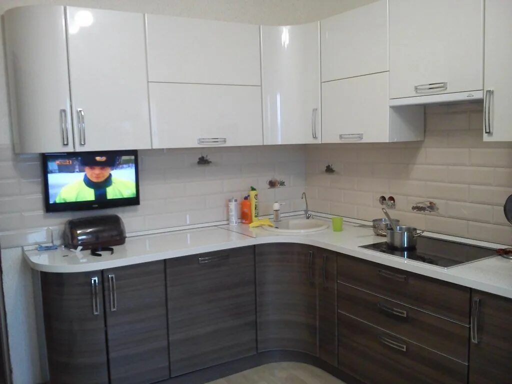 кухня белый верх какой низ. кухонный гарнитур белый верх коричневый низ. кухня светло темная. кухня белый верх какой низ. кухня белый глянец.