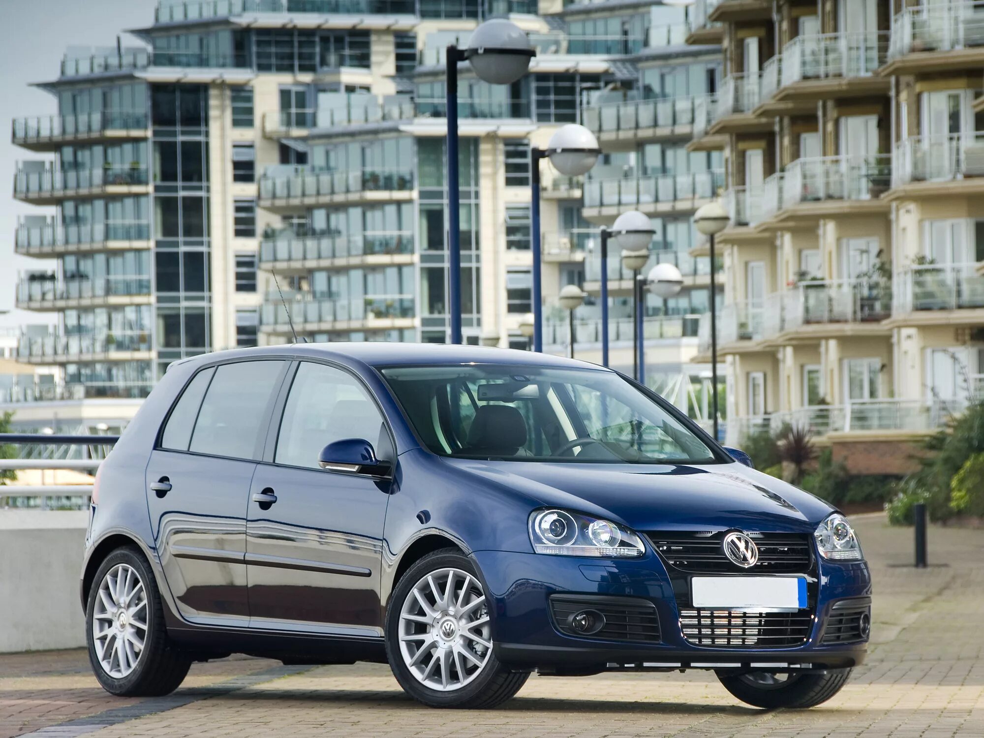 Volkswagen golf vi gti. фольксваген гольф 6 поколения. Golf 6 r. Volkswagen golf москва. Volkswagen golf 6 gti 35 edition.