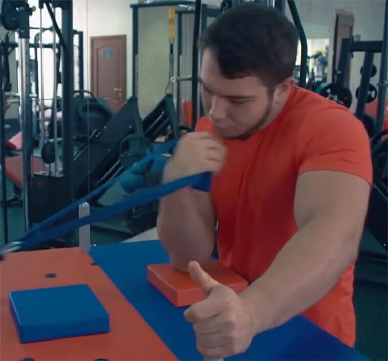 Тренировка рук для армрестлинга. Армрестлинг тренировки в домашних. Тренировка для армрестлинга. Пронатор упражнения для армрестлинга. Тренажёр для предплечий hercules bar.