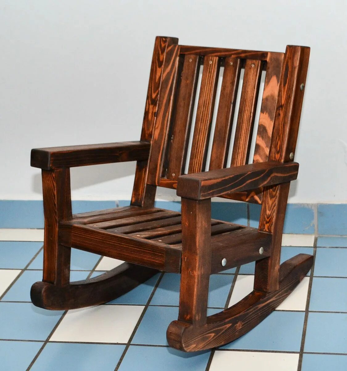 Wooden chair. Кресло деревянное. Кресло из дерева. Стул кресло из дерева. Кресло качалка деревянная.
