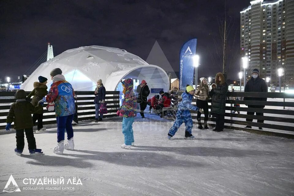 Студеный лед приложение. Нижневартовск ледовый каток. закрытый каток нижневартовск. павшинская пойма зимой каток. анастасия соколова павшинская пойма.