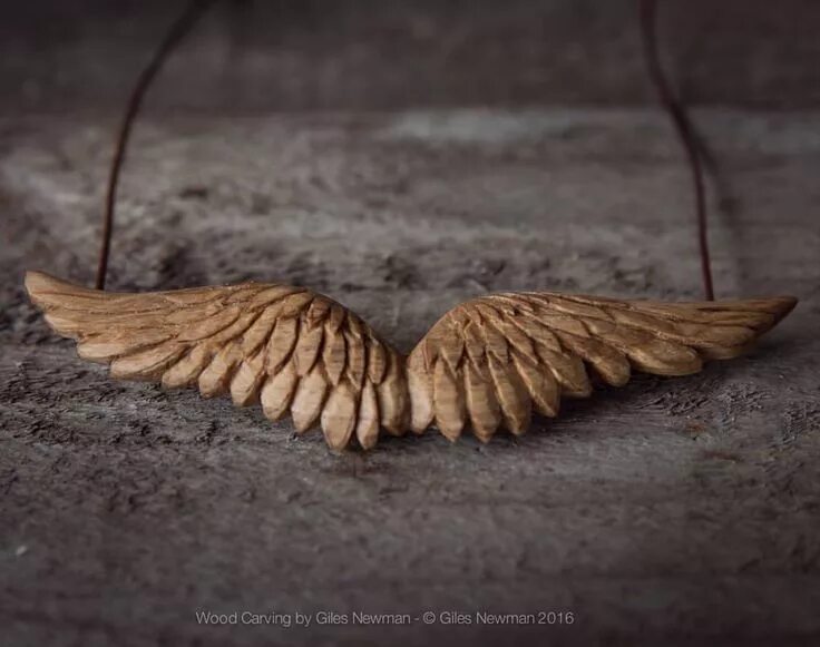 Крылья ангела из дерева. Дерево деревья крыло крылья. Резьба по дереву крылья. Деревянные крылышки. Резьба по дереву птицы.