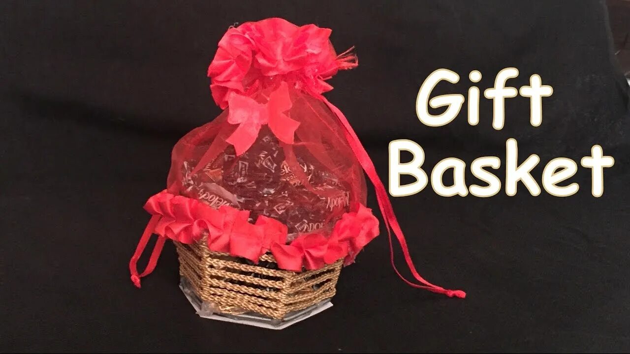 Can you gift me. Gift Basket Wedding. Gift to gf. New year Gift. Creative ideas for Gifts with Chocolate and Flowers.