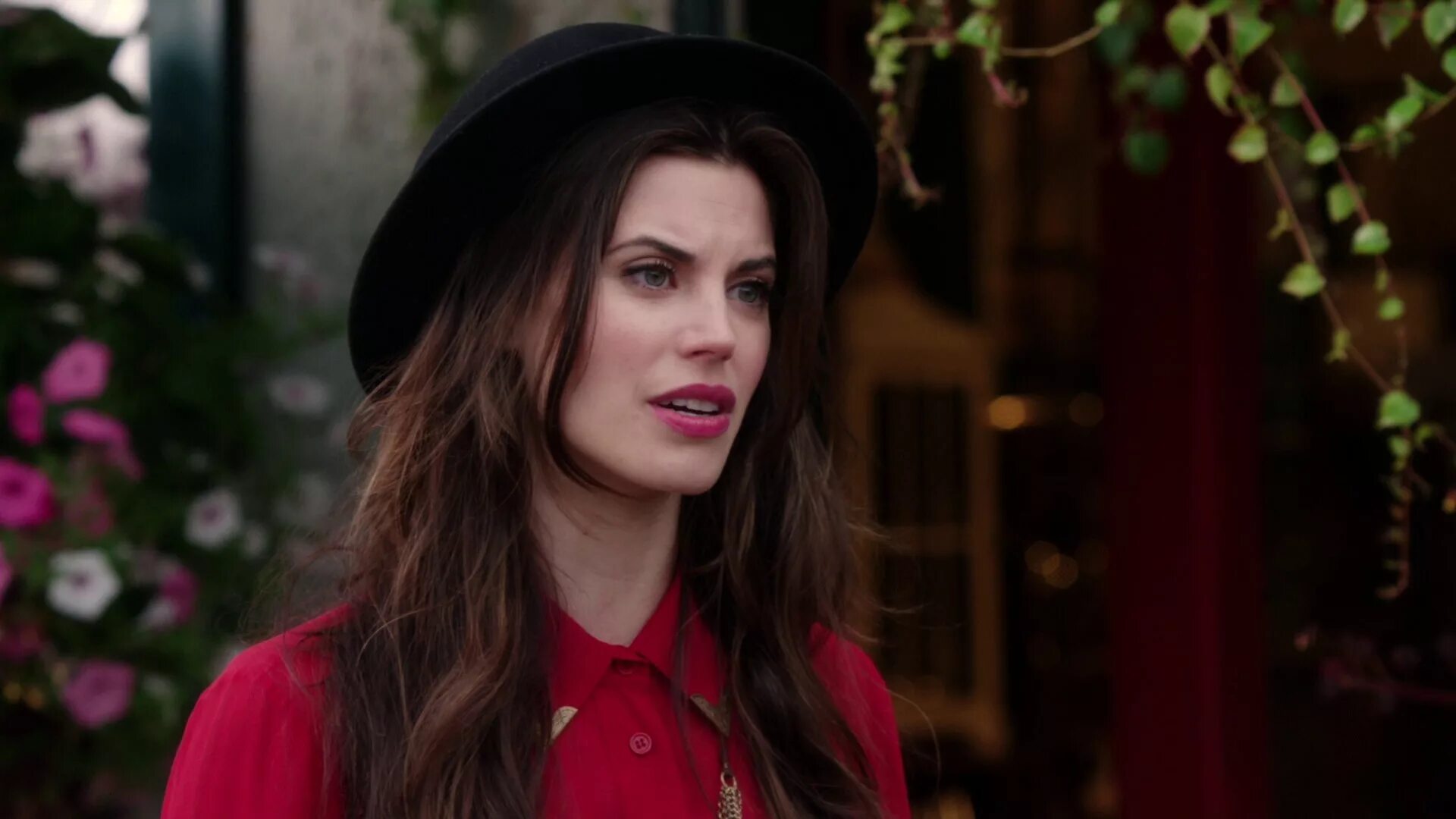 Once a red. Once a red. Руби лукас однажды в сказке. Меган ори однажды в сказке. Красная шапочка из однажды в сказке.