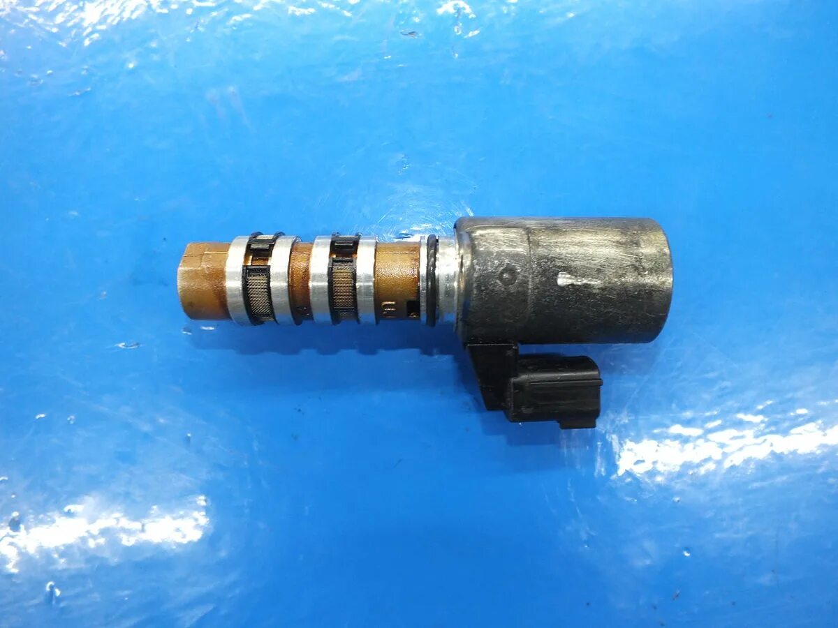 Opel astra-h (all) клапан регулировки фаз. Клапан фаз газораспределения мазда 6. Клапан электромагн. Электромагнитный клапан ниссан жук. Клапан фаз hyundai solaris 2011.