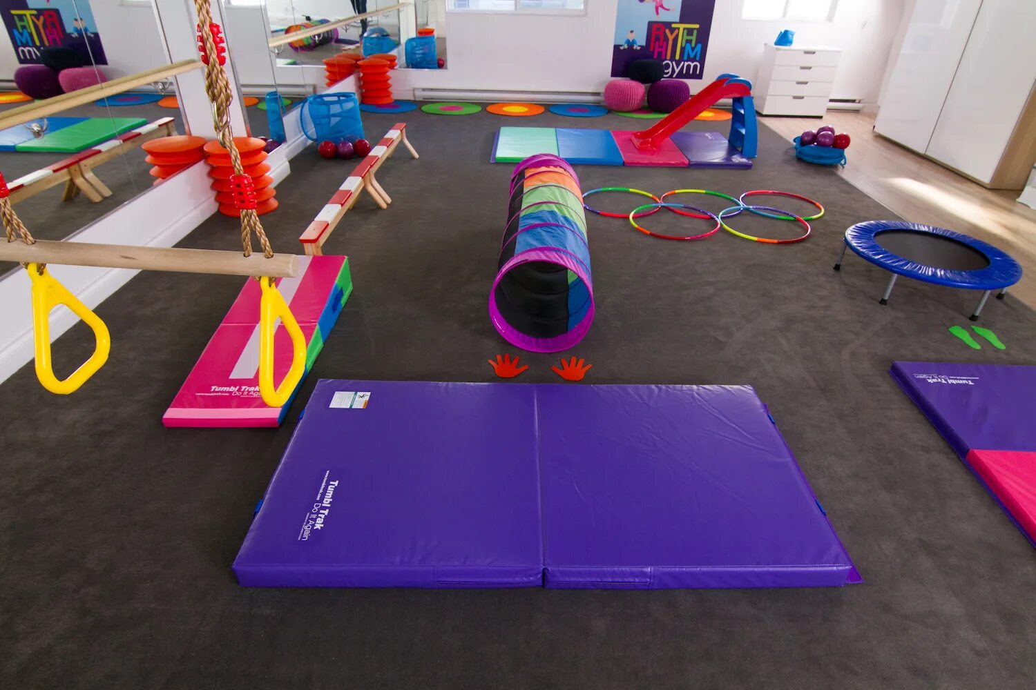 Play gym. Зал спортивной гимнастики детский. зал для гимнастики детский. gym kids гимнастика. оборудование preschool.