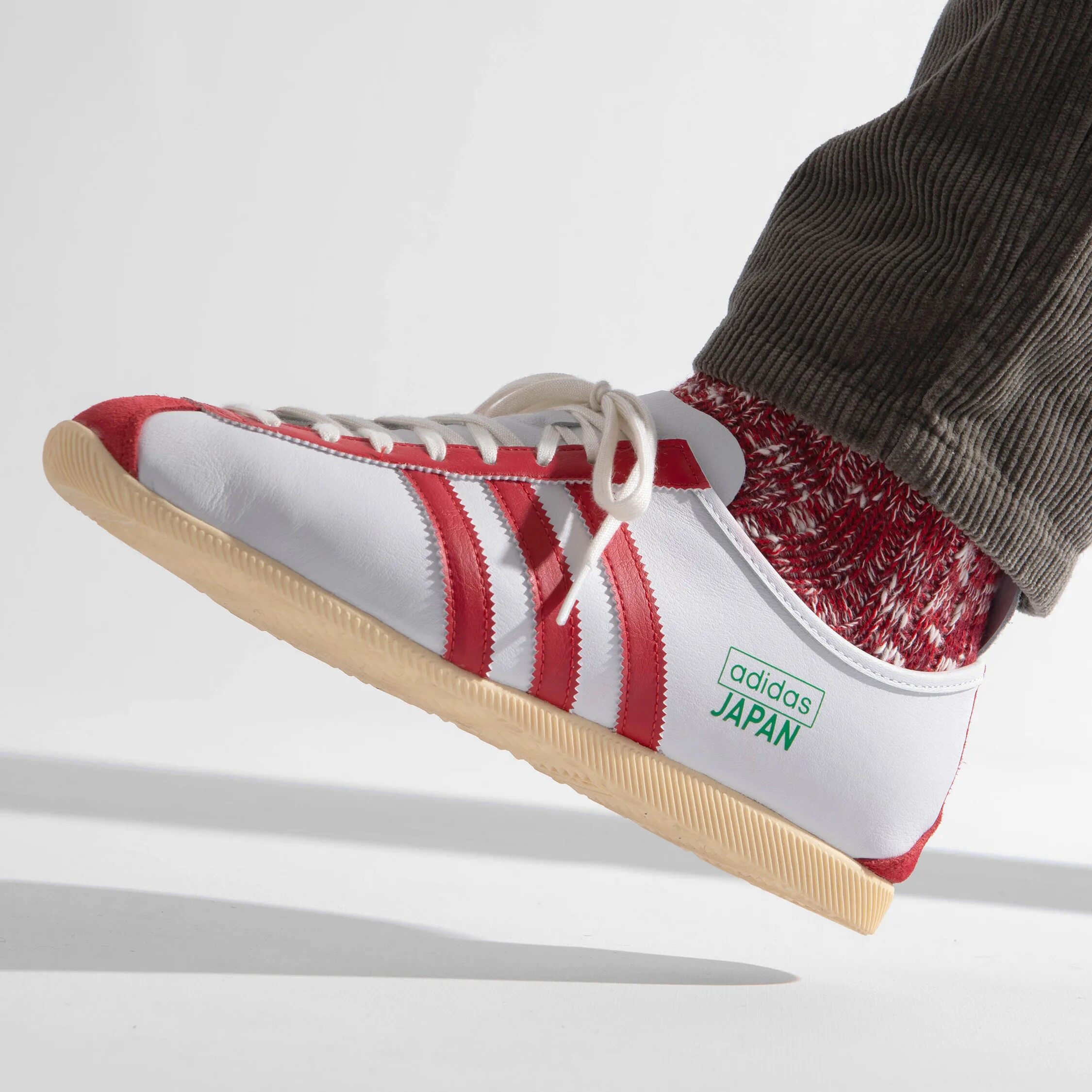 Адидас япония кроссовки. Adidas japan. Адидас джапан. Adidas japan кроссовки на людях. Адидас япония кроссовки.