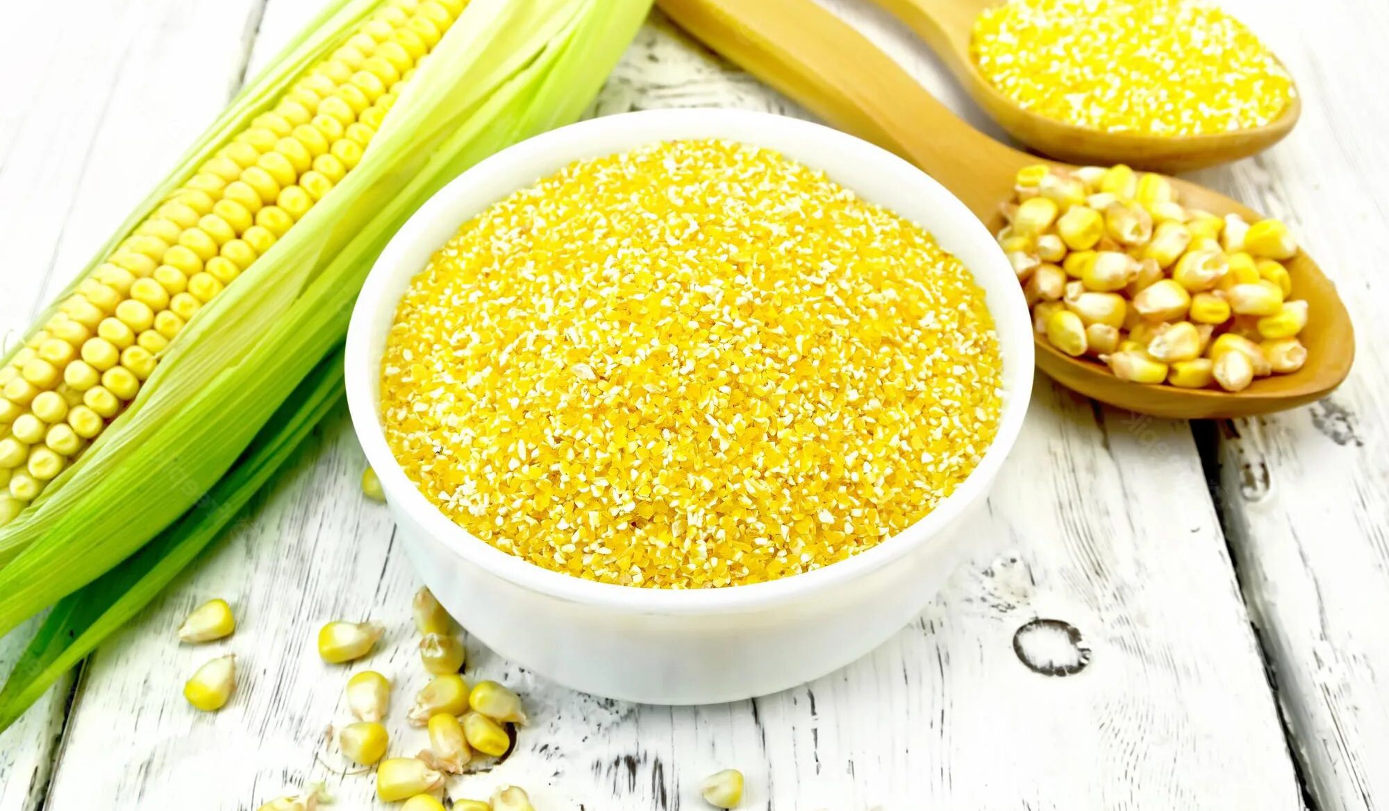 Кукурузная каша. Кукурузная каша крупа. Кукуруза и кукурузная каша. Крупа из кукурузы