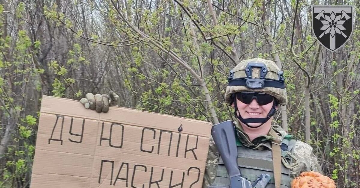 Украинская кухня. Территориальная оборона украины с деревянными автоматами. Готовься на украинском. Готовься на украинском. Национальное блюдо украины борщ.
