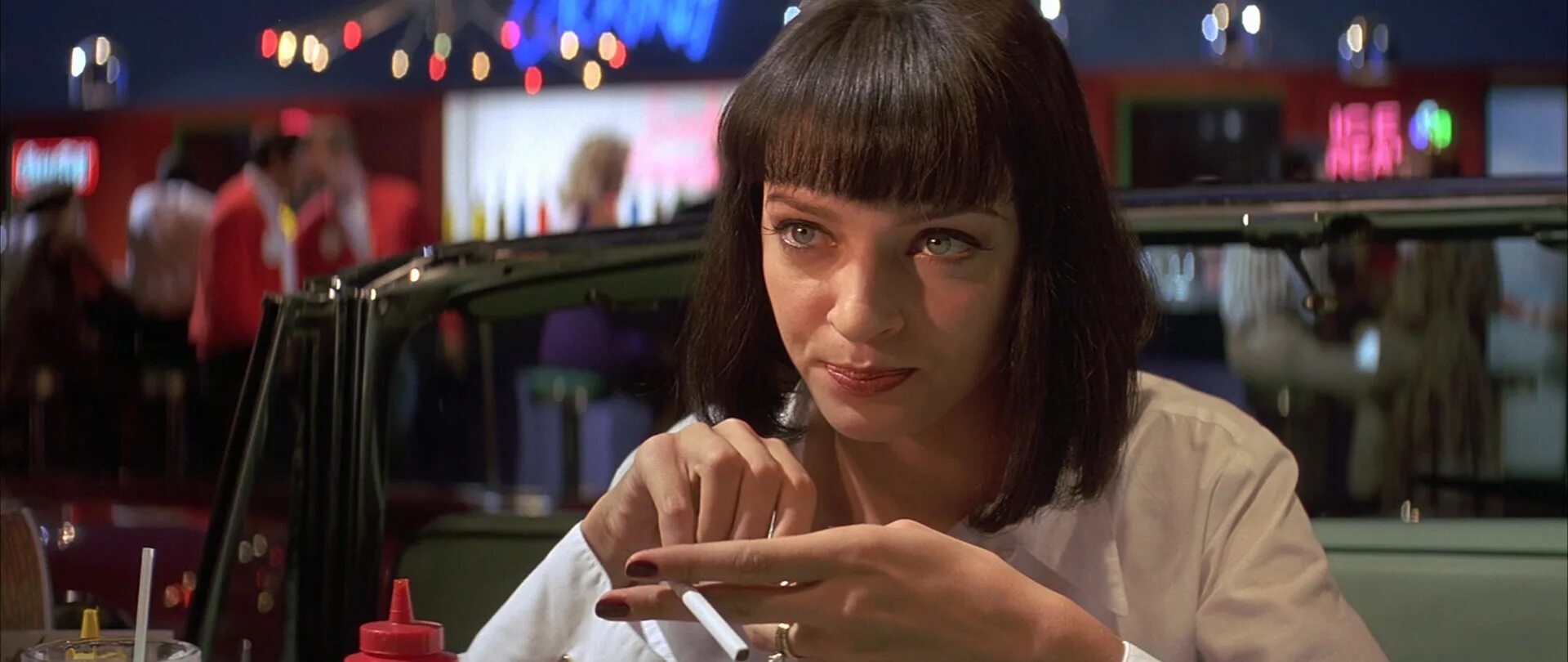 Ума турман криминальное чтиво. Ума турман с челкой. Ума турман миа уоллес. Мия уоллес. Ума турман актриса криминальное чтиво.