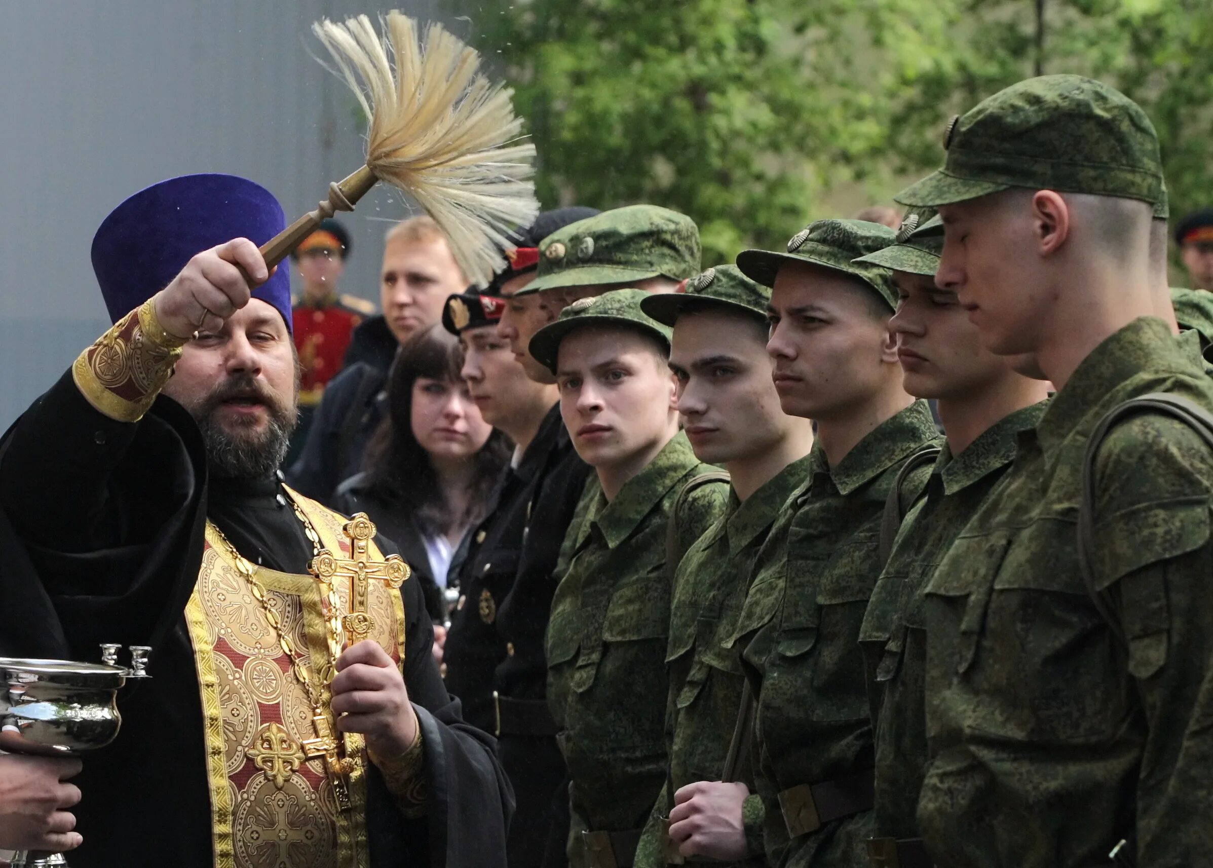 Православные войны на украине. Военный священник. Православный солдат. Военный священник в России. Православие в армии.