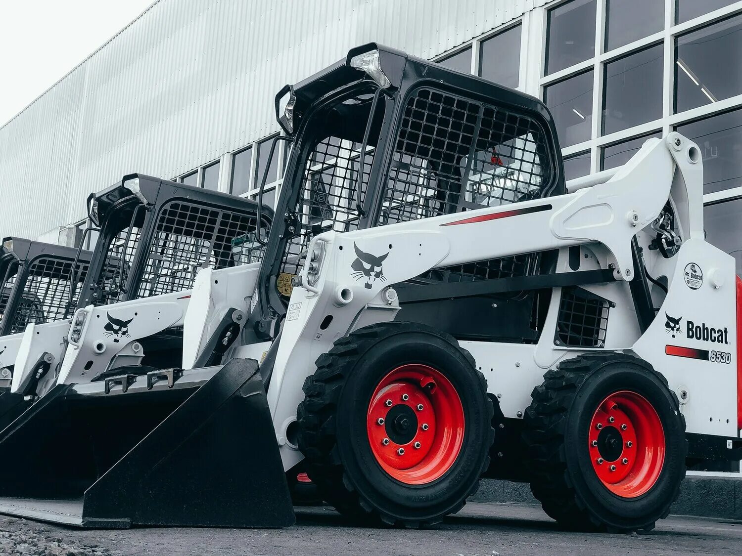 Bobcat 530. Bobcat 610. Мини погрузчик Bobcat. Bobcat 610 Drive System. Бобкат навесное оборудование.