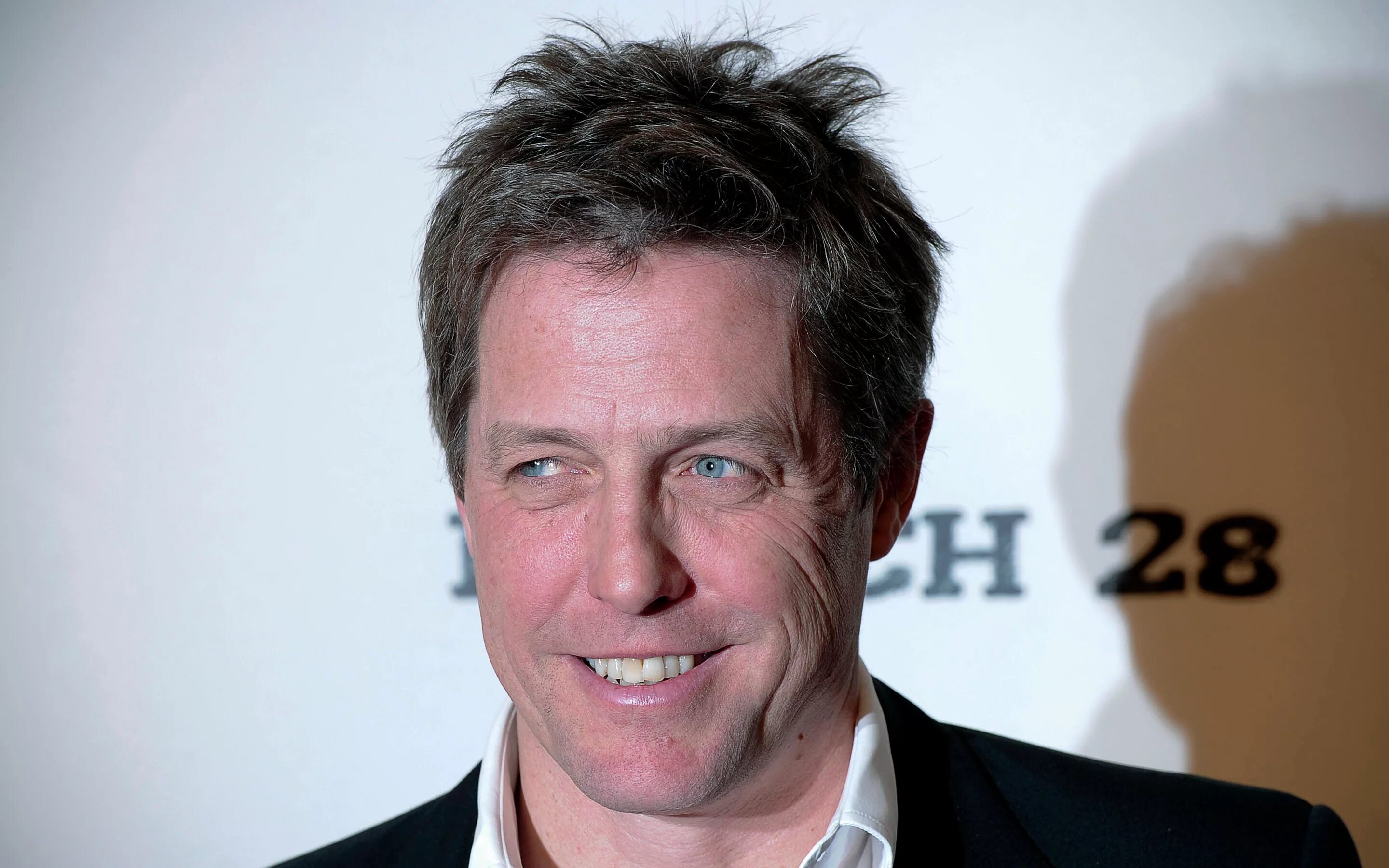 Хью грант фото. Хью грант. Хью грант. Хью грант 2023. Х ю гг.