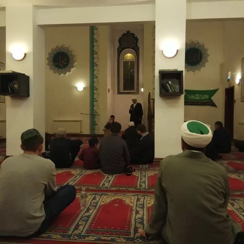 мечеть намаз татарстан. мечеть казанская кул шериф. работа в мечетях казани. картинка фото казанская мечеть с защитой от сглаза. голубая мечеть казань внутри.