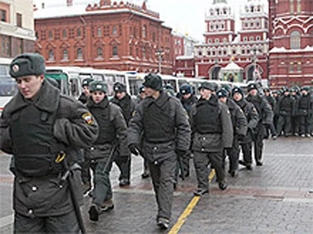 В москву ввели войска. Августовский путч 1991 танки. Августовский путч 1991 останкино. Танки на параде. Москву ввели войска.