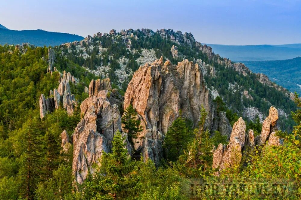 гора таганай златоуст. национальный парк таганай на урале. таганай национальный парк. двухглавая српка тананая. златоуст заповедник таганай.