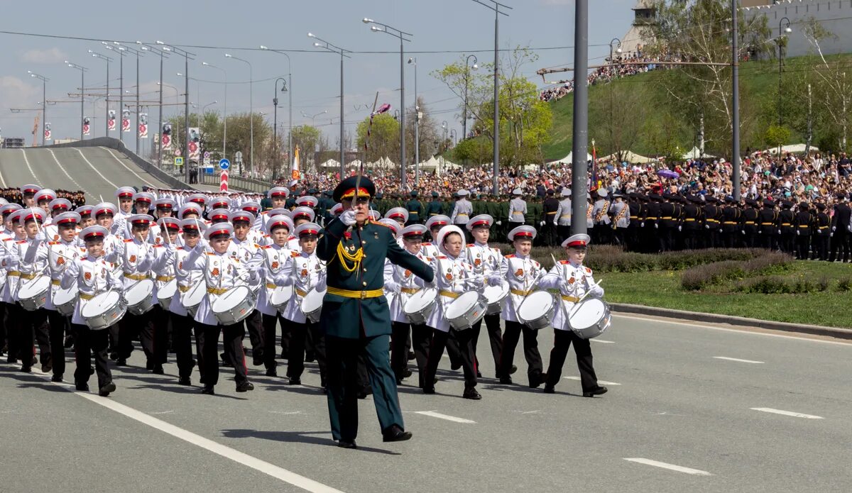 Парад казань. Парад Победы 2022 в Казани. Площадь тысячелетия Казань парад. Парад Победы Казань. Парад в Татарстане.