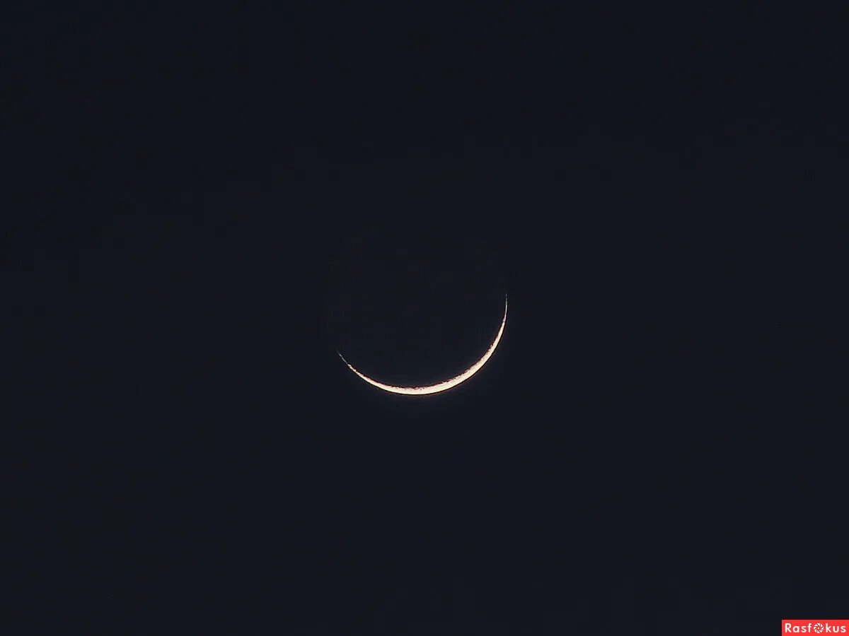 молодая луна. молодая луна песня. молодая луна. молодая луна фото. луна месяц.