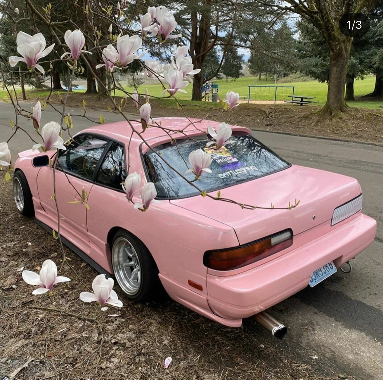 Розовый х. Nissan 240sx pink. nissan 180sx сакура. розовый nissan 240sx. nissan silvia s13 сакура.