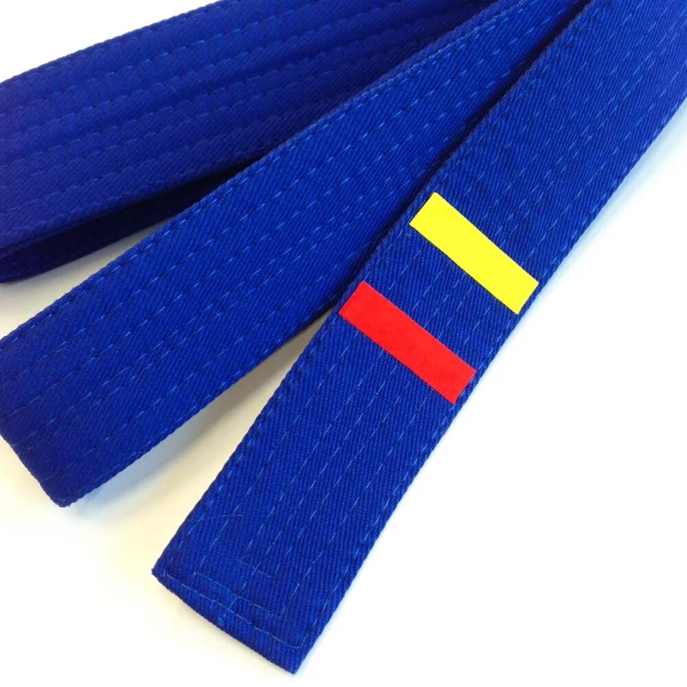 Как пришить полоску на пояс каратэ. Именной пояс шинкиокушинкай. Полоски на поясе в карате. Пояса в каратэ киокушинкай. Пояс по каратэ 9 кю кекусинкай.