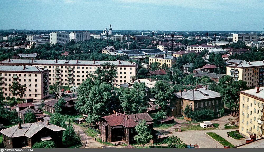 Городом бабушкиным районы. Вологда улица Бабушкина. Площадь Бабушкина Вологда. Сквер Бабушкина Вологда. Бабушкин город площадь.