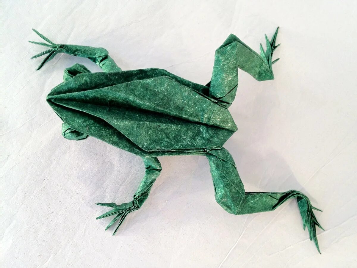 сделать объемную лягушку. сделать объемную лягушку. поделка из картона лягушка. лягушка из цветной бумаги. интересные поделки.