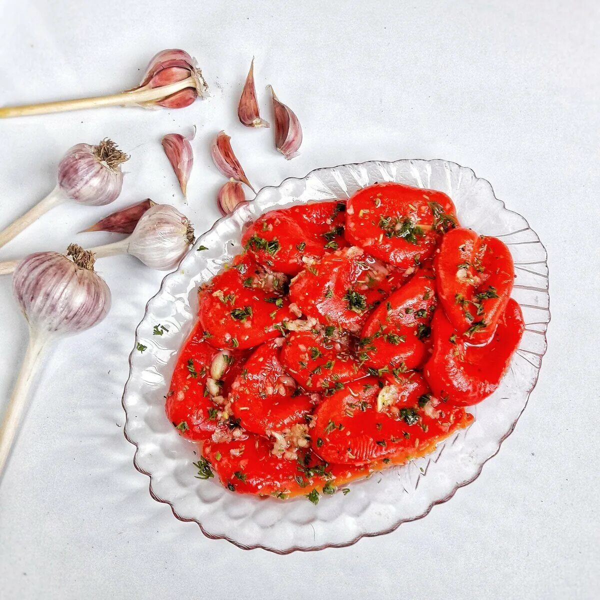 Перец закуска рецепты. Закуска из перца. закуска из болгарского перца. закуска из паприки. закуска с болгарским перцем на праздничный стол.