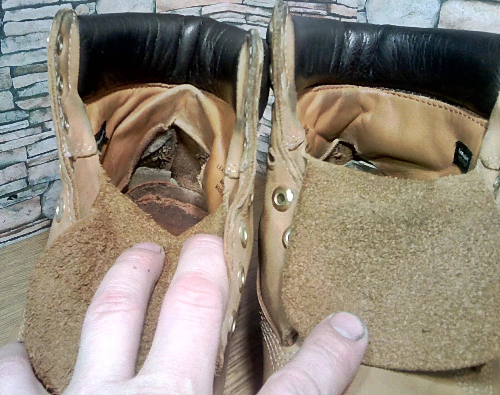 Задник для обуви. Протерся задник обуви внутри. Восстановление задника на обуви. Байка подкладка для обуви. Ремонт пятки обуви