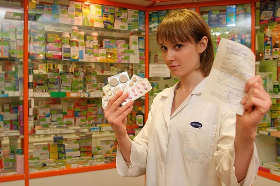 Аптека вита фармацевт. Лекарства в поликлинике. Аптеки где можно получить бесплатные. Аптека таблетки. Лекарства.