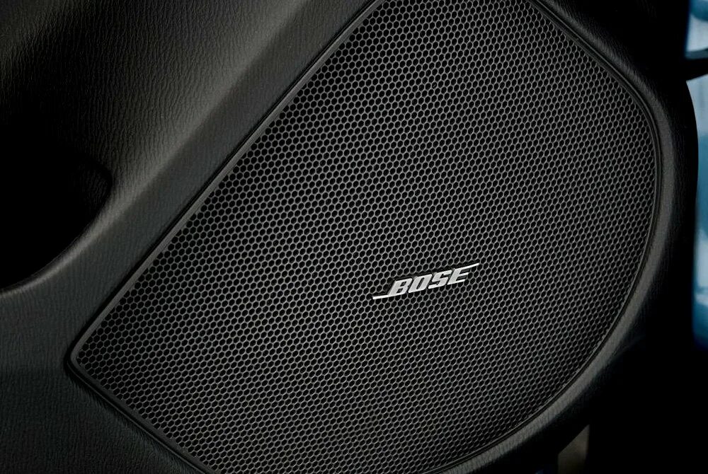 Bose авто. Автомобильная акустика Bose. Аудиосистема Bose Малибу. Bose Sound System Cadillac ct6. Maserati Bose сабвуфер.