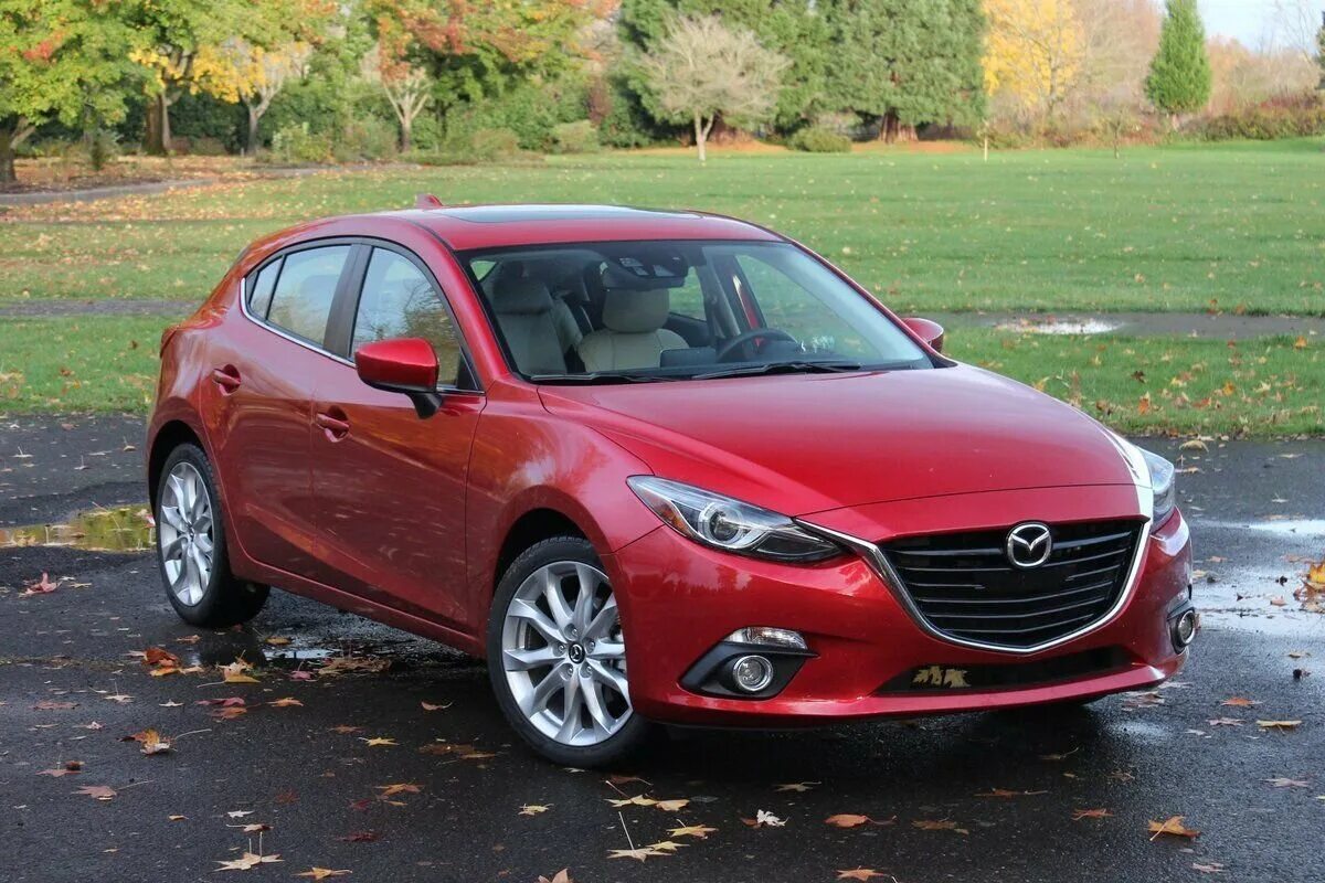 Машина мазда фото. Mazda mazda3. Mazda 3 2014. Mazda 3 хэтчбек 2015. Мазда 3 седан 2015.