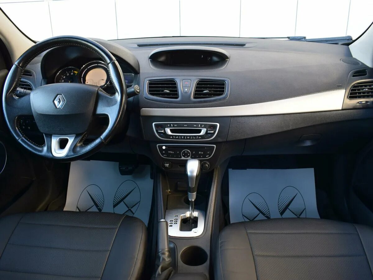 Renault fluence 1.6. Рено Флюенс 2012. Renault Fluence i, 2012. Флюенс 2012 1.6. Рено Флюенс 1.6.