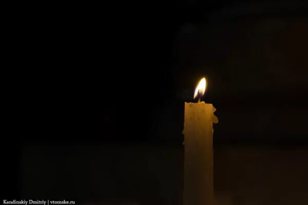 Минута молчания свеча беслан. Фото свечи в память об ушедших. Свеча памяти погибшим в беслане. Свечка в лагере. Акция свеча памяти 22 июня 2021.