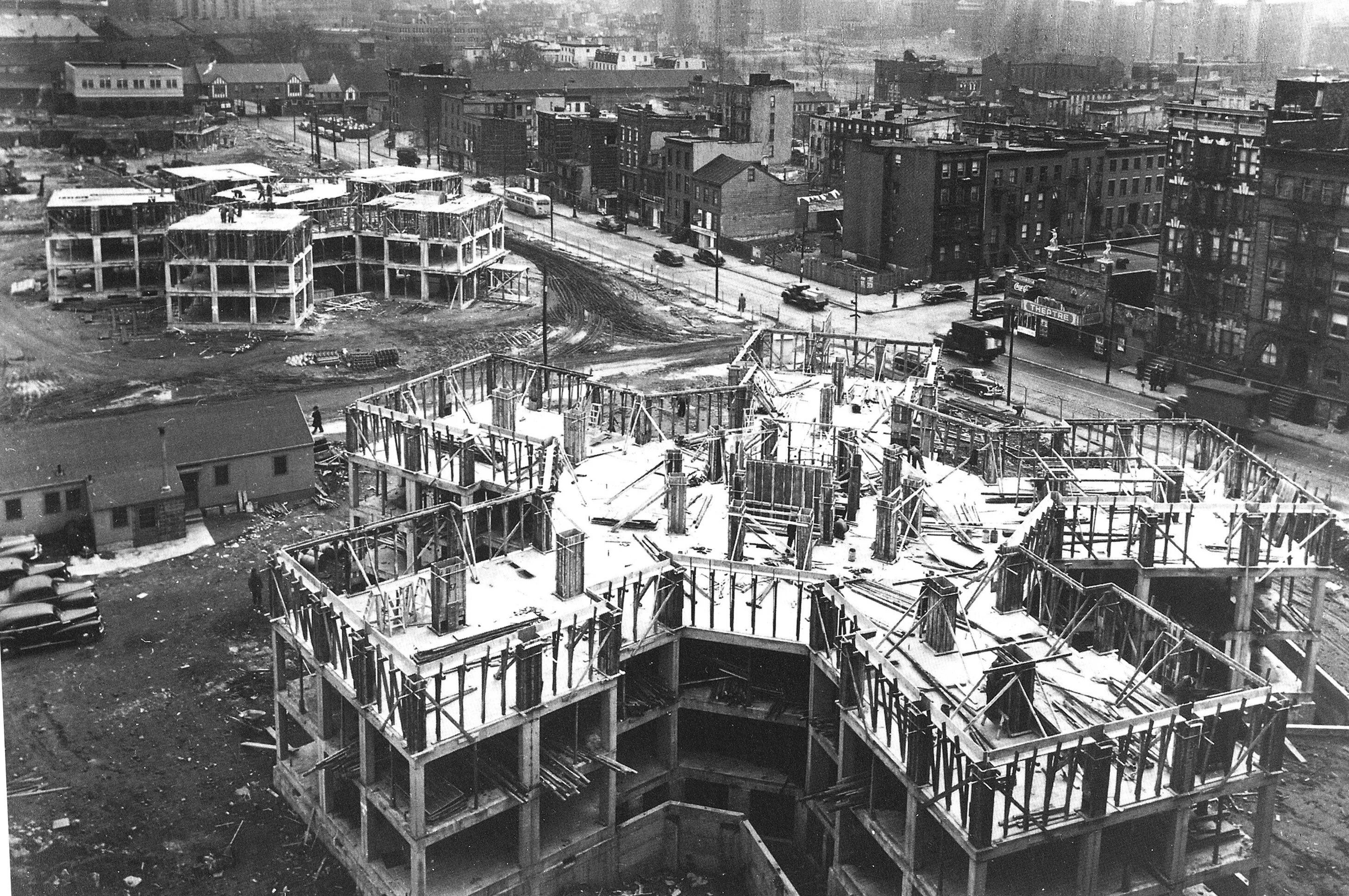 Старое здание ми6. Площадь восстания 1970. Площадь калинина киев 1943. Торпедный катер vosper mtb 77. Проект 1950.