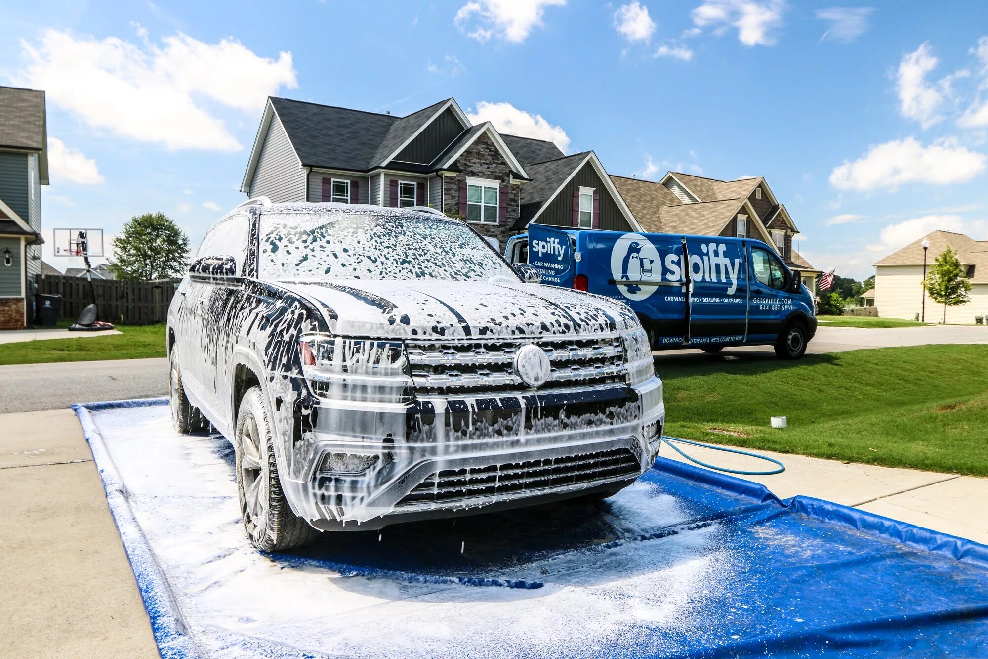 Мобильный car Wash. Выездная автомойка реклама. Экологичная автомойка. Вода автомойка.