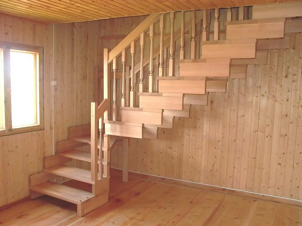 Построить второй этаж своими руками. Деревянная лестница. Лестница деревянная на второй этаж. Лестница на второй этаж в частном доме. Лестница в своем доме на второй этаж.