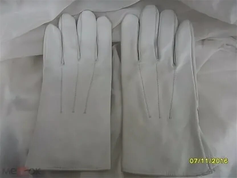 Советские белые перчатки. Перчатки парадные белые СССР. Кожаные Генеральские перчатки. Перчатки белые солдатские парадные уставные. В мешке находится 20 белых перчаток