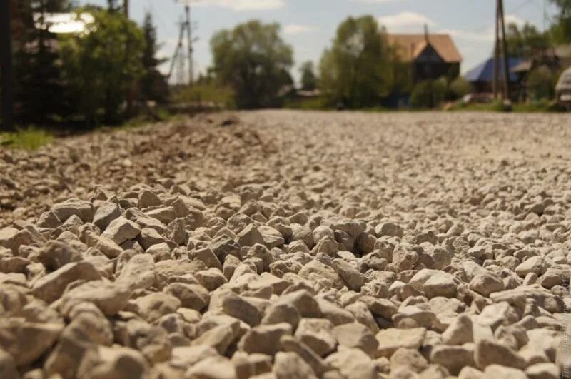 Село щебень. Щебень известняковый фр 20-40. Щебень известняковый 10-20. Известняковый щебень фр. 10-20. Щебень известняковый 40-70.