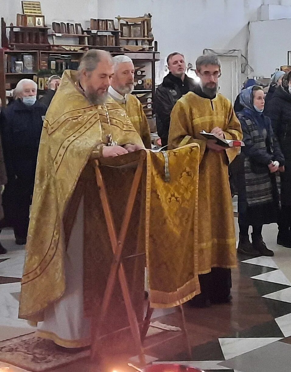 храм василия исповедника расписание