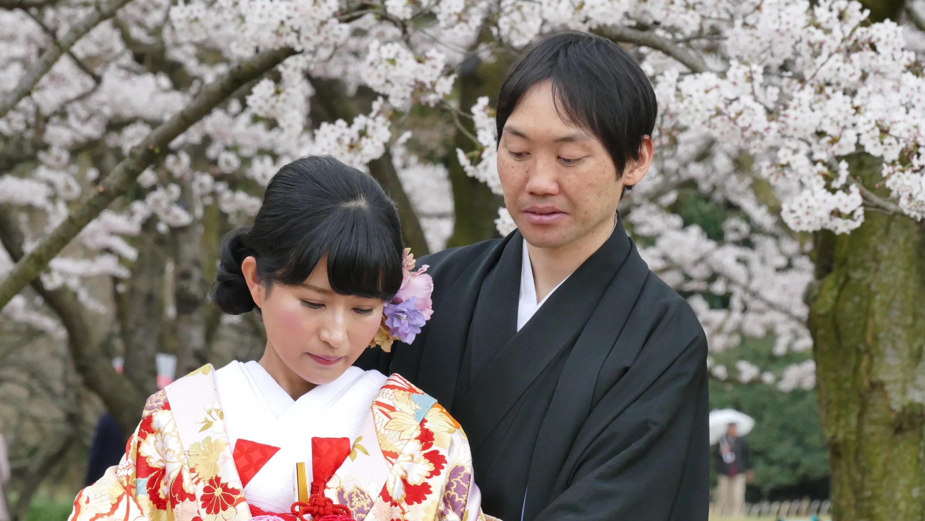 Мать друга японка. Японская семья. Свадьба в Японии. Японская семья свадьба.