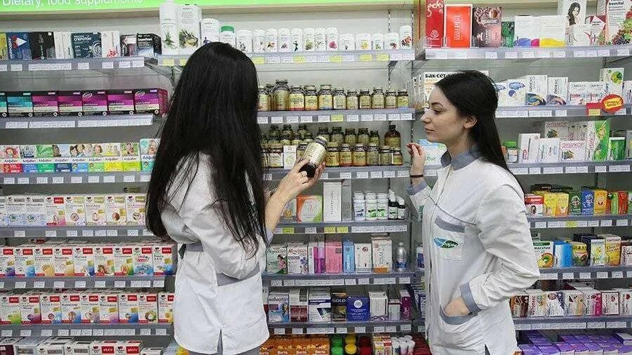 Витрина бад в аптеке. Торговля бад. Бады в аптеке. Бады продающиеся в аптеке. Бады ассортимент.