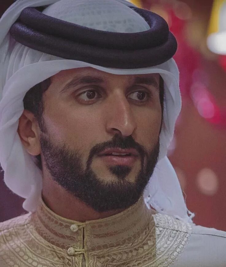 Нассер бин хамад аль-халифа. Принц насер о бахрейн. Принц бахрейна. Принц нассер бахрейн дворец. Принц бахрейна.