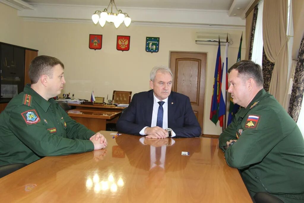 Военкомат тихорецк. Работники тихорецкого военкомата. Военный комиссариат тихорецк. Военный комиссариат краснодарского края в тихорецке. Военкомат тихорецк.