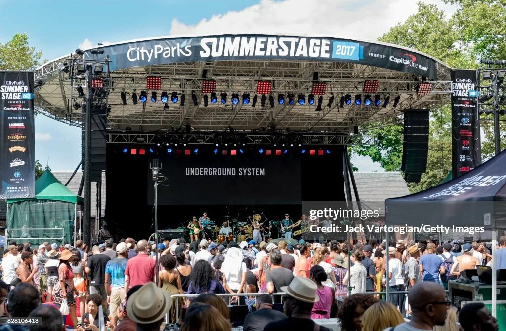 Underground system. Саммер Стэйдж. Пространство Summer Stage. Летняя площадка Summer Stage. Центральный парк концерт.