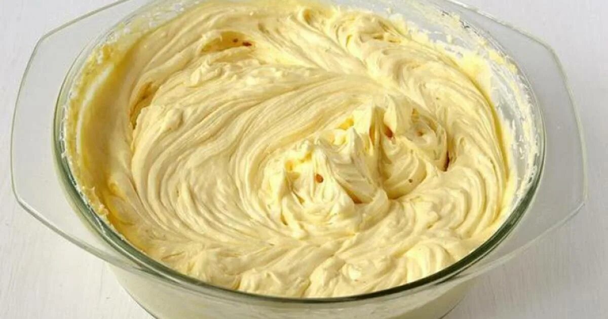 Заварной крем для классического бисквита. Бисквитный торт с заварным кремом. Заварной крем для классического бисквита. Крем патисьер классический. Крем заварной классический для бисквитного.