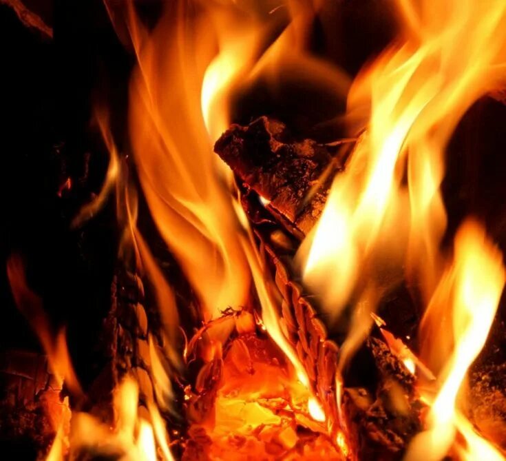 Красивые горы и человек. Better burning. Better burning. Майнкрафт горит трава. Better burning.